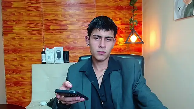 Snapshot of Bastiaan_28 chatting on January 7, 2025, 9:57 pm Bastiaan 28 online show from January 7, 2025, 9:57 pm