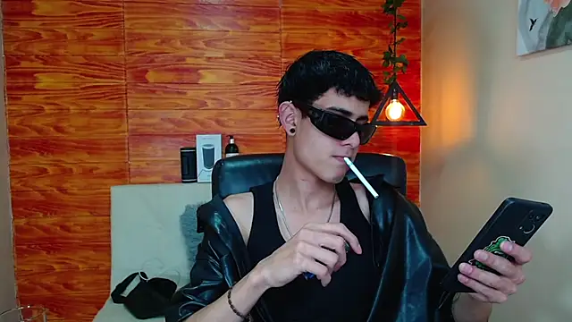 Snapshot of Bastiaan_28 chatting on January 17, 2025, 1:15 am Bastiaan 28 online show from January 17, 2025, 1:15 am