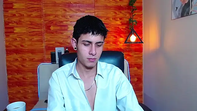 Snapshot of Bastiaan_28 chatting on January 20, 2025, 11:02 am Bastiaan 28 online show from January 20, 2025, 11:02 am