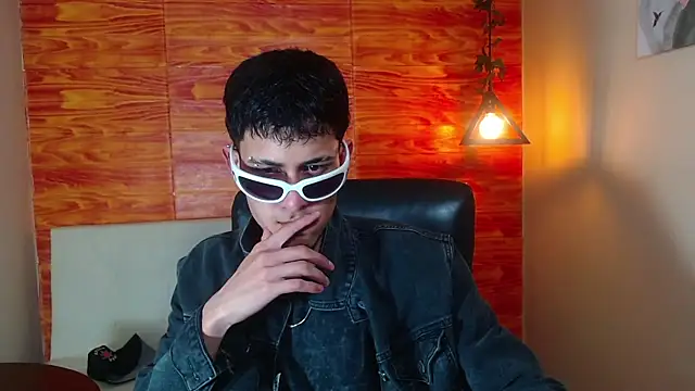 Snapshot of Bastiaan_28 chatting on March 2, 2025, 9:01 pm Bastiaan 28 online show from March 2, 2025, 9:01 pm