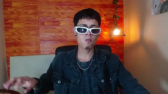 Snapshot of Bastiaan_28 chatting on March 3, 2025, 12:04 am Bastiaan 28 online show from March 3, 2025, 12:04 am