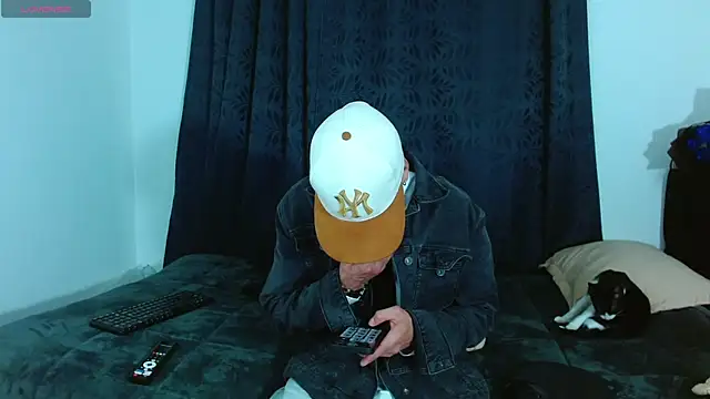 Bastiaan 28 online show from November 28, 2025, 1:19 am