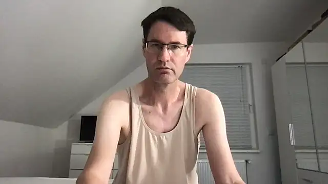 Snapshot of zxzx_cam1 chatting on September 11, 2025, 3:45 pm zxzx cam1 online show from September 11, 2025, 3:45 pm