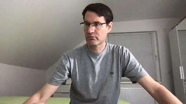 zxzx cam1 online show from October 11, 2025, 5:33 pm