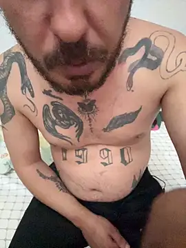 sikergecer3435 online show from April 1, 2026, 4:04 pm