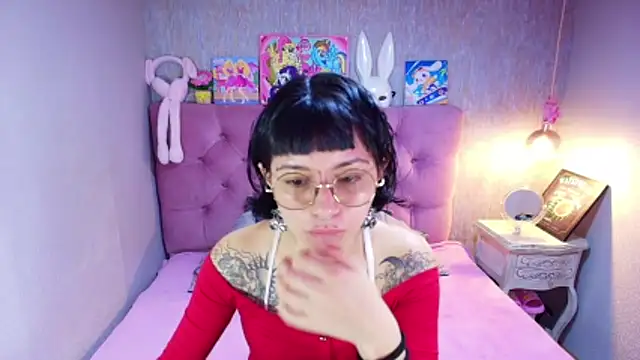 charlottemoonxz online show from March 5, 2026, 6:59 pm