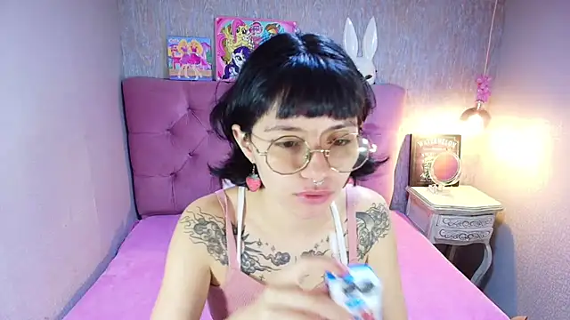 charlottemoonxz online show from March 30, 2026, 3:24 pm