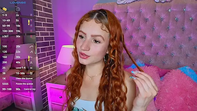 AdelaineBest online show from November 28, 2025, 4:04 am