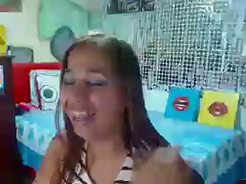 Snapshot of CaroMasha chatting on December 8, 2024, 2:28 am CaroMasha online show from December 8, 2024, 2:28 am