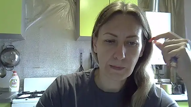 Snapshot of AshleyXHoney chatting on June 15, 2026, 8:27 am AshleyXHoney online show from June 15, 2026, 8:27 am