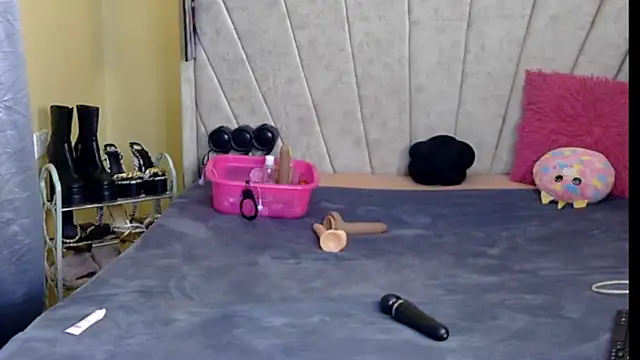 Snapshot of Kyla_may chatting on January 15, 2025, 4:00 pm Kyla may online show from January 15, 2025, 4:00 pm