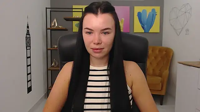 MadisonGomes online show from November 13, 2025, 8:46 am