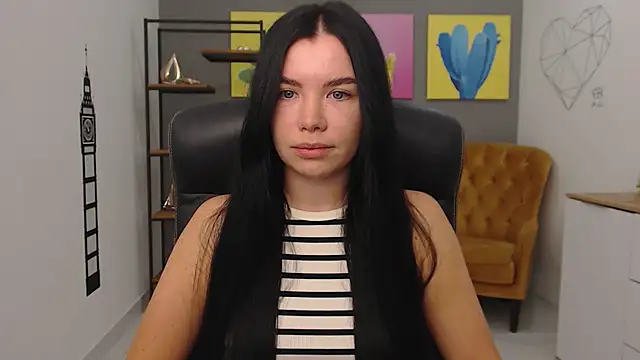 MadisonGomes online show from November 18, 2025, 9:03 am