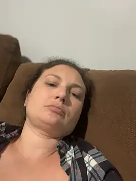 Snapshot of MilfyMrsRobinson chatting on October 18, 2025, 3:09 am MilfyMrsRobinson online show from October 18, 2025, 3:09 am