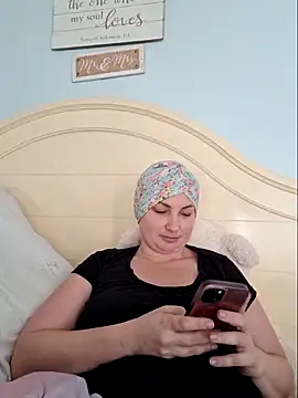 MilfyMrsRobinson online show from February 24, 2026, 1:20 pm