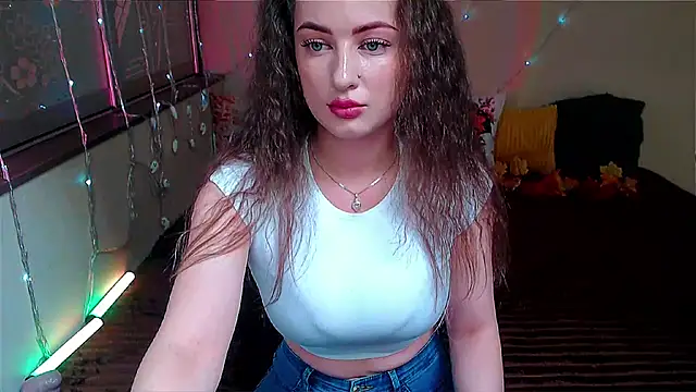 LizaSenri online show from October 15, 2025, 6:46 am