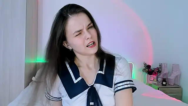 evelinal ove online show from March 6, 2025, 5:24 am