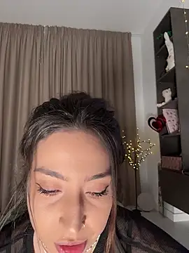 Snapshot of KimArts chatting on February 11, 2026, 8:03 pm KimArts online show from February 11, 2026, 8:03 pm