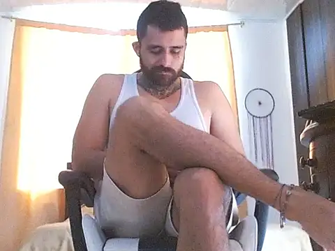 aronmiller404 online show from December 30, 2024, 4:19 pm