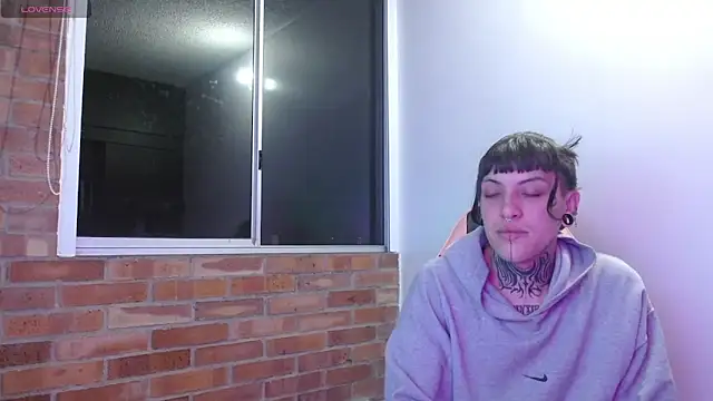 charlotbelucci  online show from November 9, 2025, 6:55 am