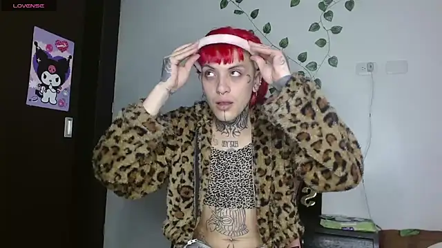 charlotbelucci  online show from April 9, 2026, 11:59 am