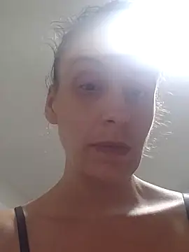 Snapshot of PrettyPocahontas69 chatting on October 2, 2025, 12:06 am PrettyPocahontas69 online show from October 2, 2025, 12:06 am