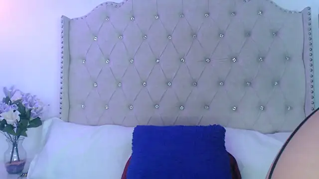 Abril Squirt online show from May 28, 2026, 10:07 pm