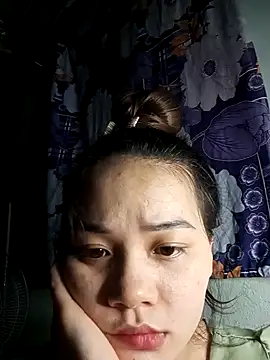 Snapshot of Ngoc-Trinh chatting on December 4, 2024, 3:10 pm Ngoc-Trinh online show from December 4, 2024, 3:10 pm