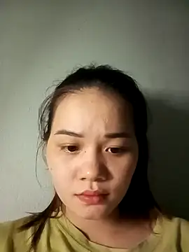 Snapshot of Ngoc-Trinh chatting on December 5, 2024, 2:55 pm Ngoc-Trinh online show from December 5, 2024, 2:55 pm