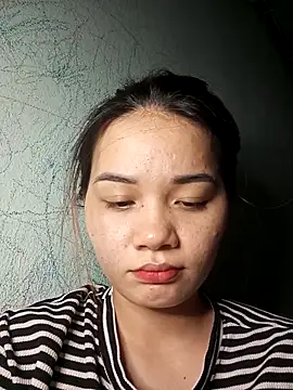 Ngoc-Trinh online show from October 25, 2025, 4:46 pm