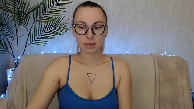  Leslyy Solo 1 online show from November 9, 2025, 1:31 pm