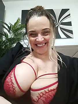 hugebobbs online show from January 19, 2026, 8:18 am