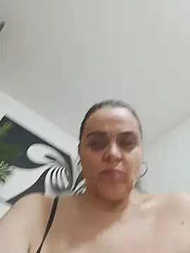 hugebobbs online show from May 15, 2026, 7:48 am