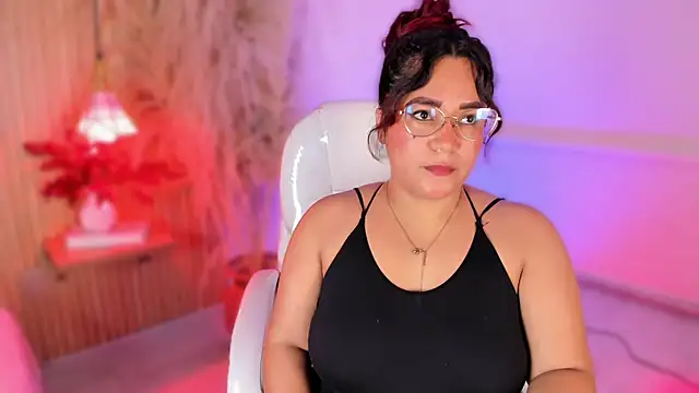 MelissaKarterrs online show from April 15, 2026, 12:01 pm