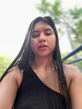 Snapshot of VAL_PRINCESS chatting on December 20, 2024, 8:45 pm VAL PRINCESS online show from December 20, 2024, 8:45 pm