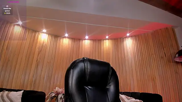 Snapshot of HannaConnor_ chatting on January 9, 2026, 2:14 am HannaConnor online show from January 9, 2026, 2:14 am