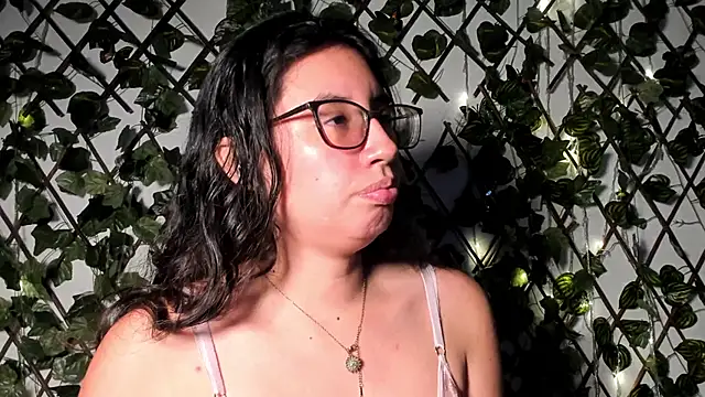 CoralineSanchez online show from November 8, 2025, 3:07 am