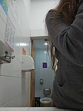 Snapshot of mmmVirginia chatting on October 25, 2025, 3:40 pm mmmVirginia online show from October 25, 2025, 3:40 pm