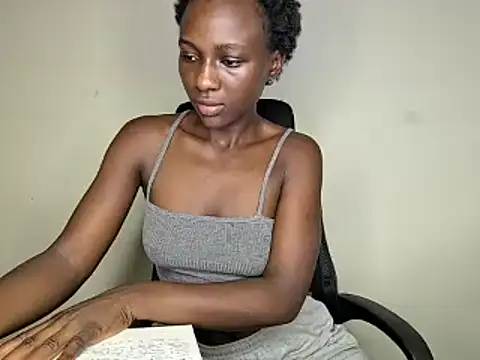 Snapshot of ebonyy_duchess chatting on January 28, 2025, 11:39 pm ebonyy duchess online show from January 28, 2025, 11:39 pm