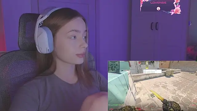  MayShy  online show from November 4, 2025, 9:41 am