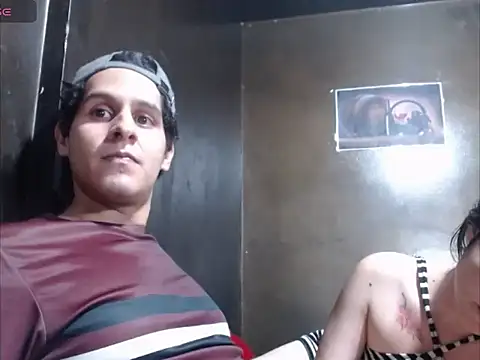 blackwolf whitebee online show from November 15, 2025, 3:48 am