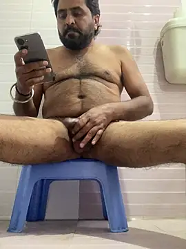 Snapshot of Daddy_inurhouse chatting on April 15, 2026, 5:47 am Daddy inurhouse online show from April 15, 2026, 5:47 am