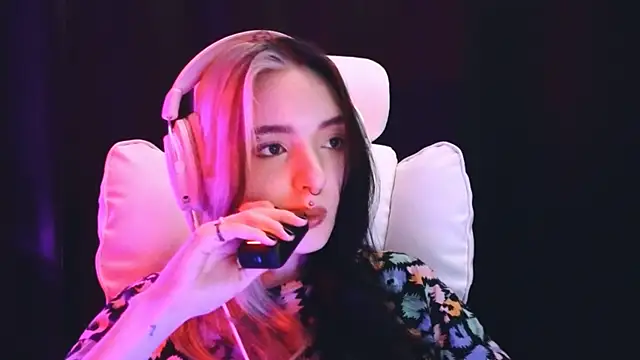 Avi Nile online show from February 6, 2025, 2:22 am