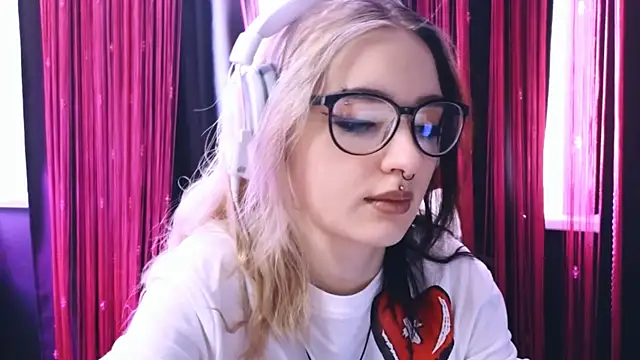 Avi Nile online show from February 23, 2025, 2:40 am