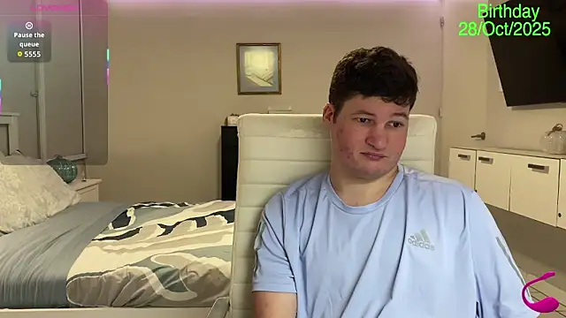 Lorenzo hernandez online show from October 17, 2025, 11:07 pm