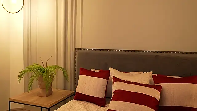 Snapshot of IrisBaker chatting on October 21, 2025, 9:26 pm IrisBaker online show from October 21, 2025, 9:26 pm