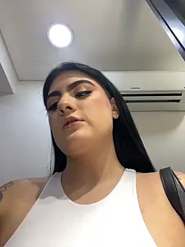 Snapshot of IrisBaker chatting on October 22, 2025, 9:14 pm IrisBaker online show from October 22, 2025, 9:14 pm