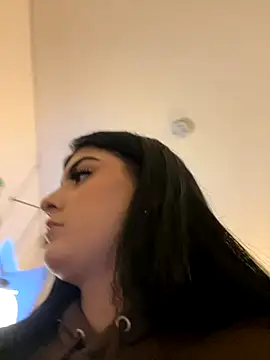 Snapshot of IrisBaker chatting on October 23, 2025, 9:02 pm IrisBaker online show from October 23, 2025, 9:02 pm