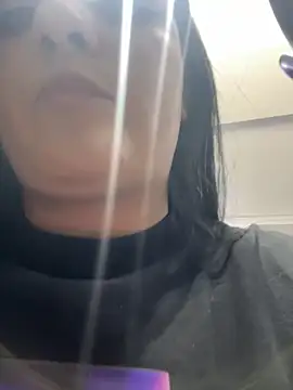 Snapshot of IrisBaker chatting on October 24, 2025, 9:11 pm IrisBaker online show from October 24, 2025, 9:11 pm