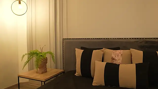 Snapshot of IrisBaker chatting on November 3, 2025, 8:54 pm IrisBaker online show from November 3, 2025, 8:54 pm